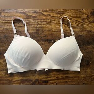 Victorias Secret Love Cloud wireless push up bra
